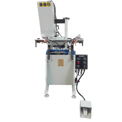 中国 二重軸線水スロット製粉のための自動的にプロセスUPVCの窓機械 サプライヤー